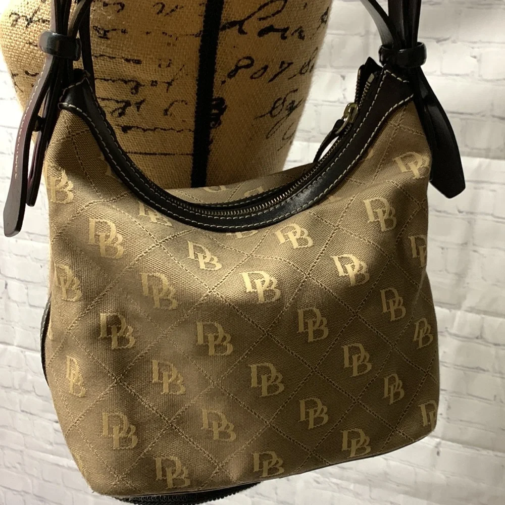 Women’s Dooney & Bourke Signature Quilted Hobo Bag